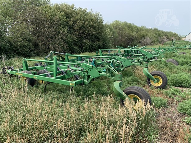 john deere 2210 field cultivator