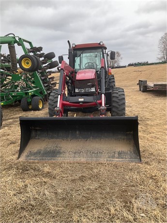 2015 Case IH FARMALL 140A Tractor