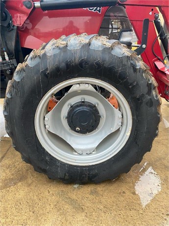 2015 Case IH FARMALL 140A Tractor