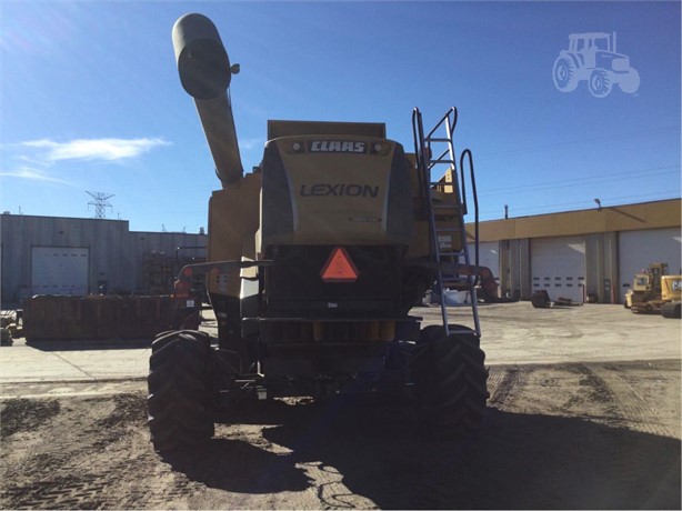 2010 CLAAS LEXION 750TT Combine