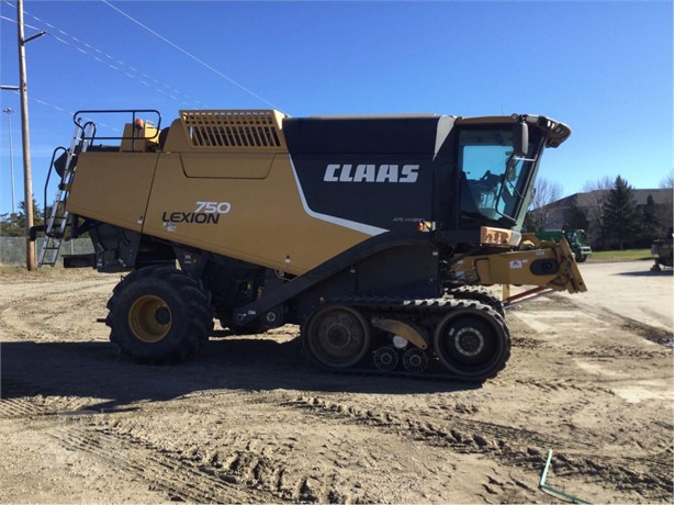 2010 CLAAS LEXION 750TT Combine