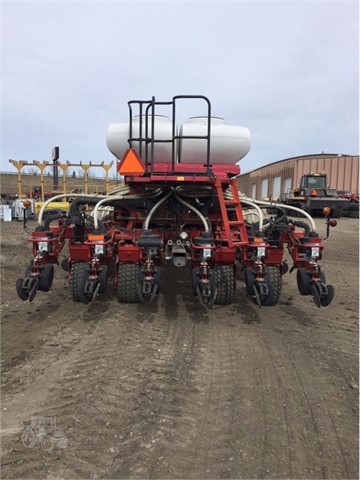 2009 White 8524 Planter