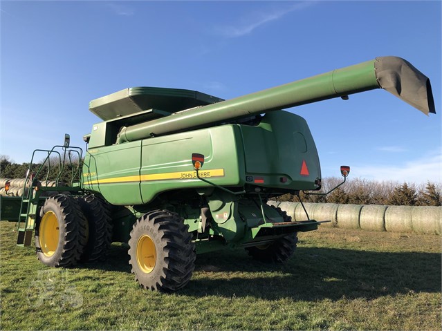 2008 John Deere 9670 STS Combine