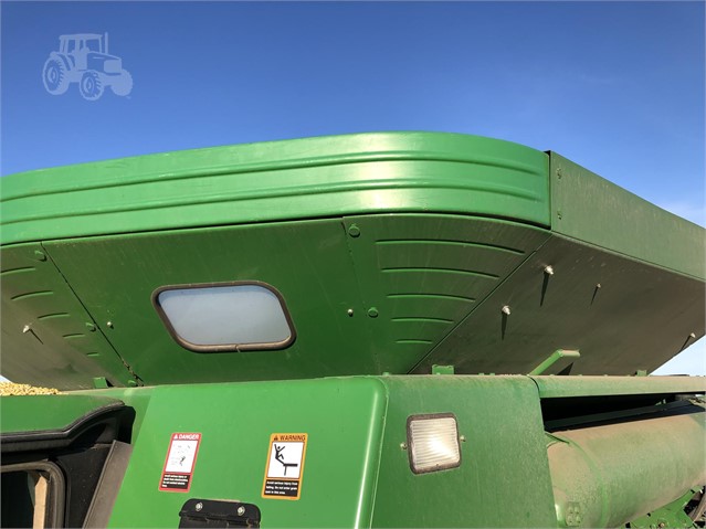 2008 John Deere 9670 STS Combine