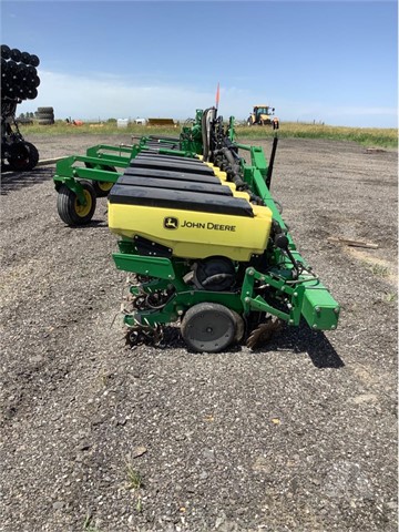 2016 John Deere 1725 Planter