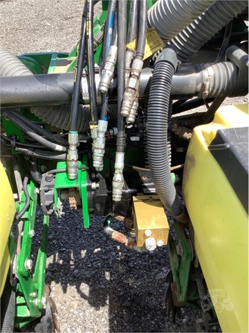 2016 John Deere 1725 Planter