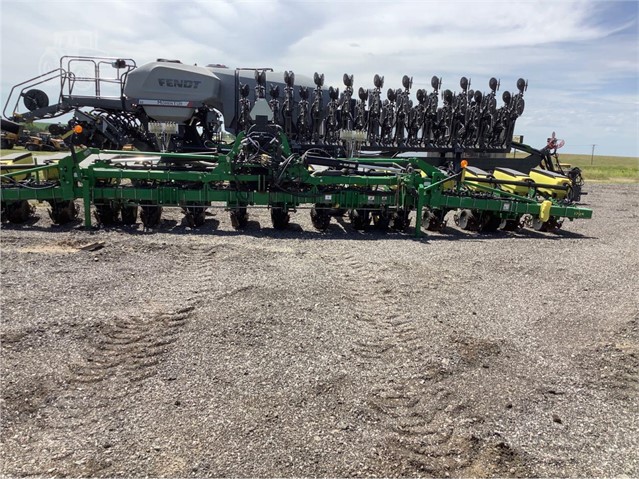 2016 John Deere 1725 Planter