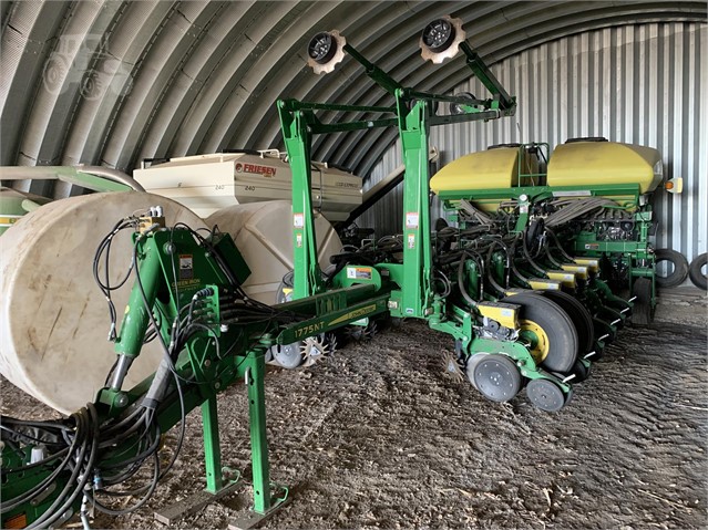 2015 John Deere 1775NT CCS Planter