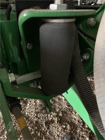 2015 John Deere 1775NT CCS Planter