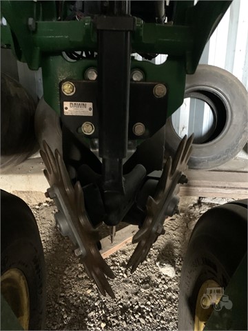 2015 John Deere 1775NT CCS Planter