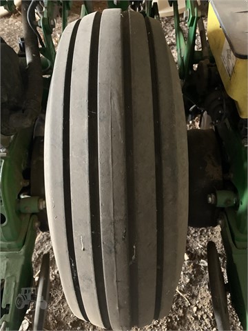 2015 John Deere 1775NT CCS Planter