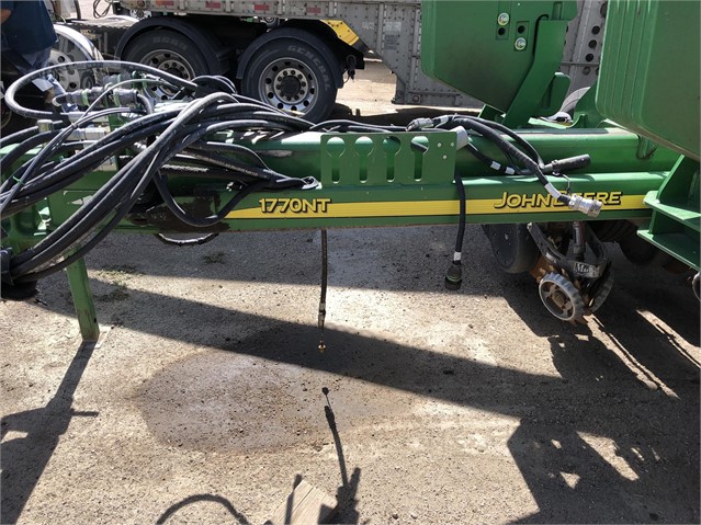 2013 John Deere 1770NT Planter