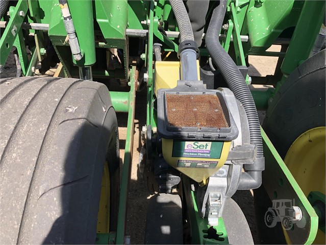 2013 John Deere 1770NT Planter