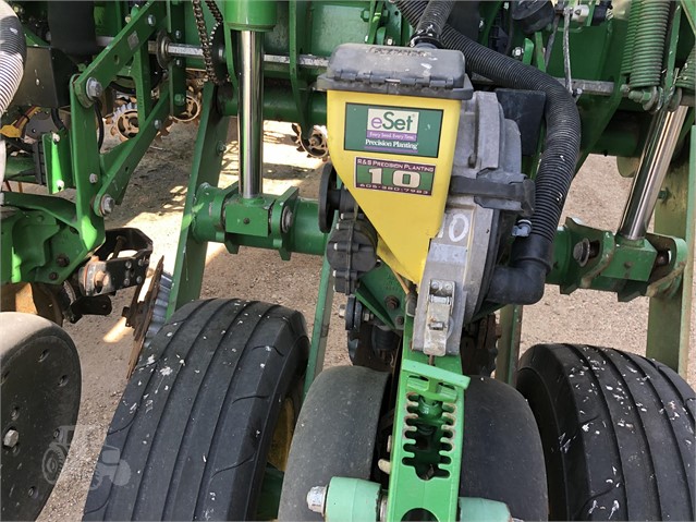 2013 John Deere 1770NT Planter