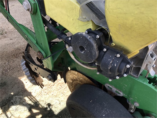 2013 John Deere 1770NT Planter