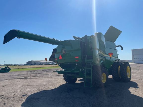 2023 John Deere S770 Combine