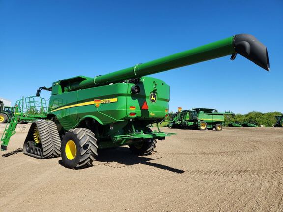 2023 John Deere S790 Combine