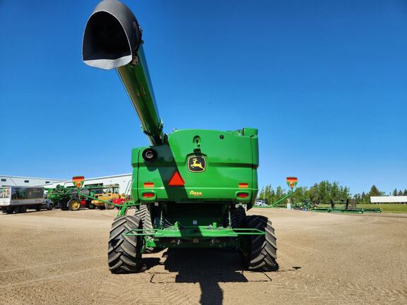 2023 John Deere S790 Combine