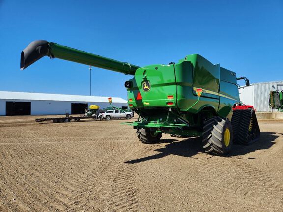 2023 John Deere S790 Combine