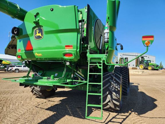 2023 John Deere S790 Combine