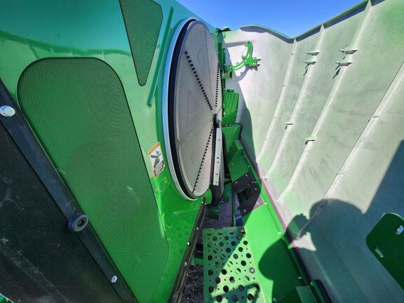 2023 John Deere S790 Combine