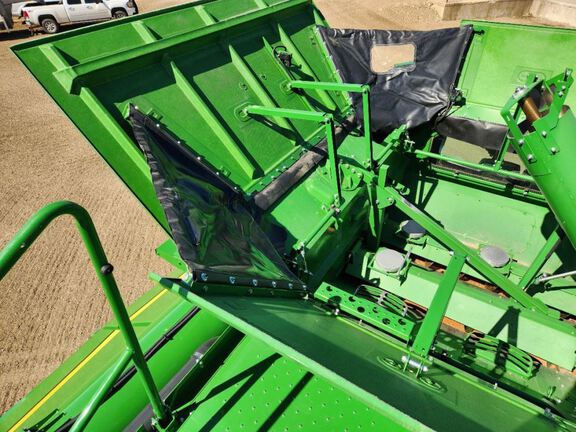 2023 John Deere S790 Combine