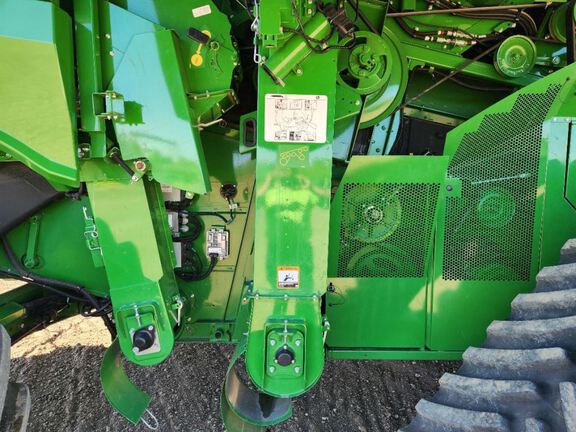 2023 John Deere S790 Combine