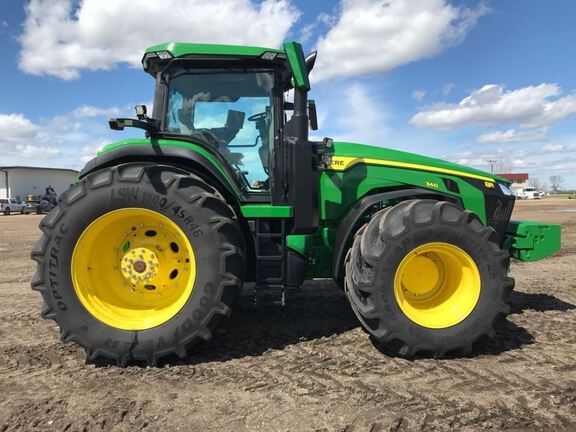 2022 John Deere 8R 340 Tractor