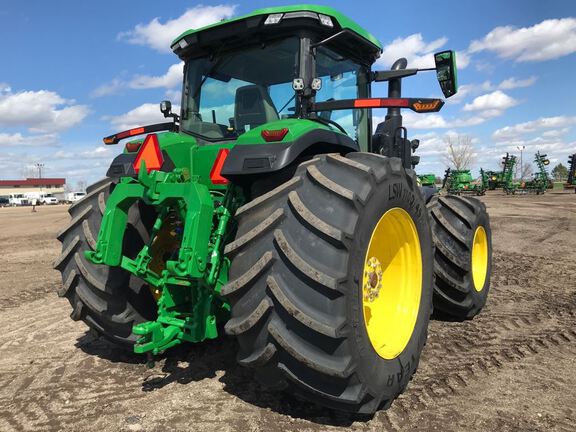 2022 John Deere 8R 340 Tractor