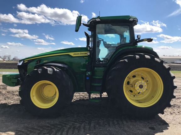 2022 John Deere 8R 340 Tractor