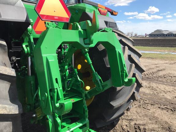 2022 John Deere 8R 340 Tractor