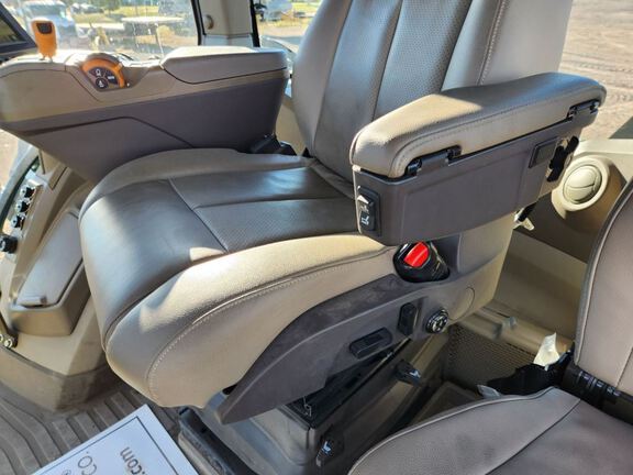 2023 John Deere 8RX 370 Tractor Rubber Track