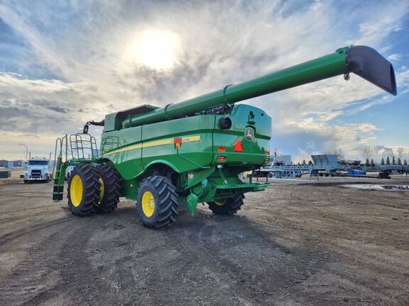 2024 John Deere S770 Combine