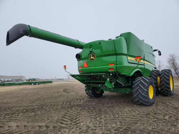2024 John Deere S780 Combine