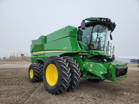 2024 John Deere S780 Combine