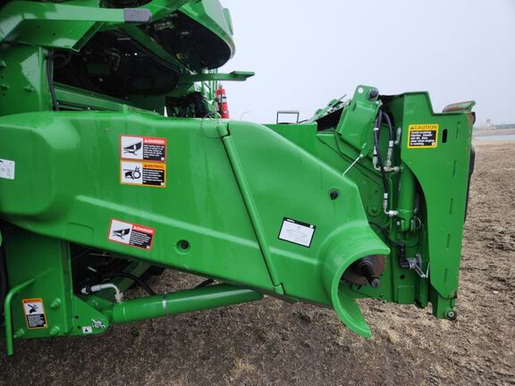 2024 John Deere S780 Combine