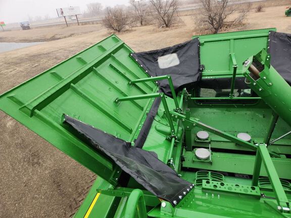 2024 John Deere S780 Combine