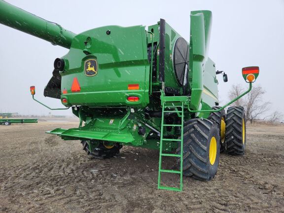 2024 John Deere S780 Combine