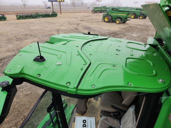 2024 John Deere S780 Combine