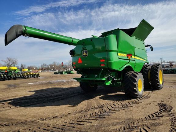 2024 John Deere S780 Combine