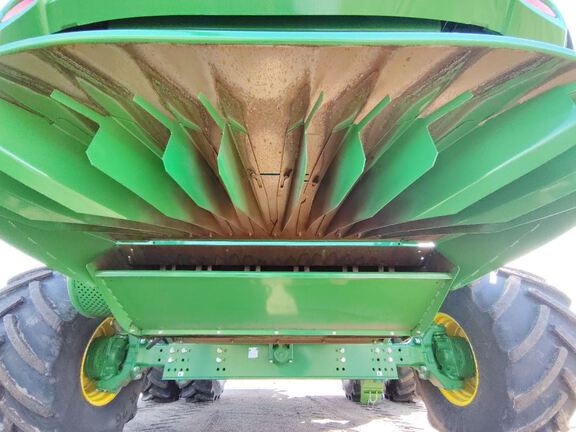 2024 John Deere S780 Combine