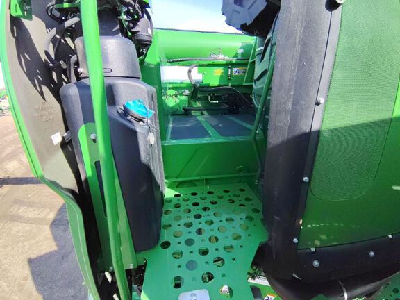 2024 John Deere S780 Combine