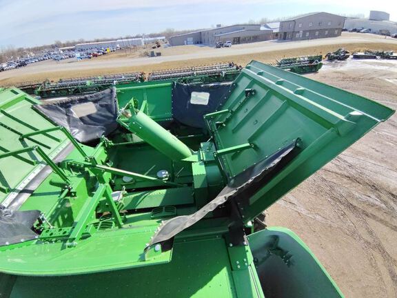 2024 John Deere S780 Combine