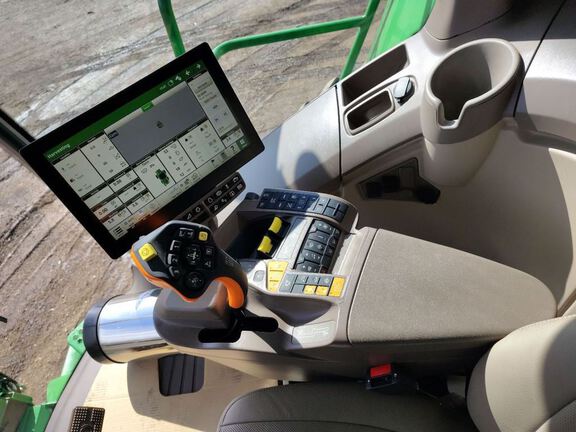 2024 John Deere S780 Combine