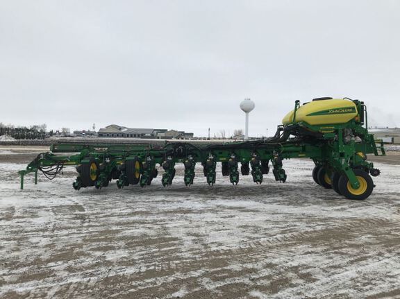 2019 John Deere 1775NT Planter