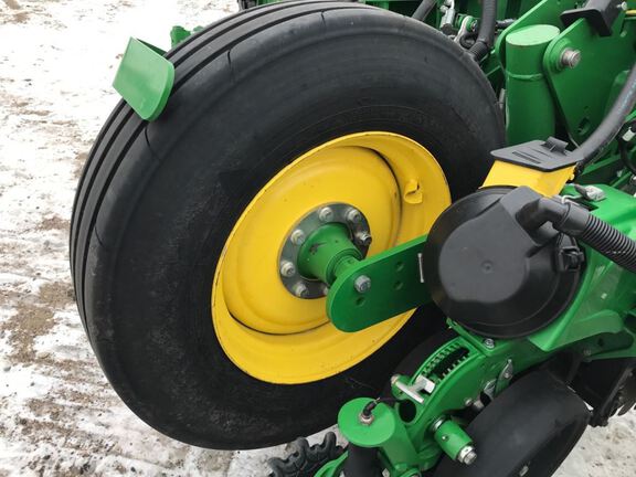 2019 John Deere 1775NT Planter