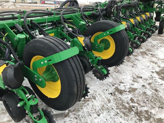 2019 John Deere 1775NT Planter