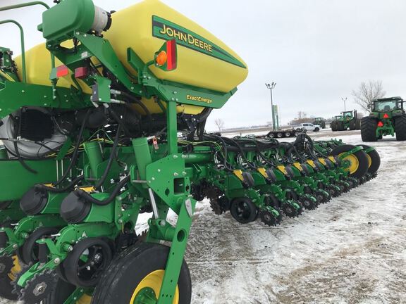 2019 John Deere 1775NT Planter