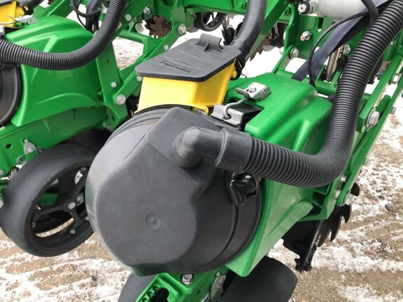 2019 John Deere 1775NT Planter