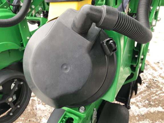 2019 John Deere 1775NT Planter